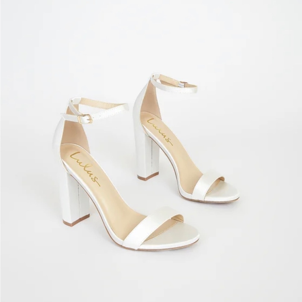 Lulus white leather shoes